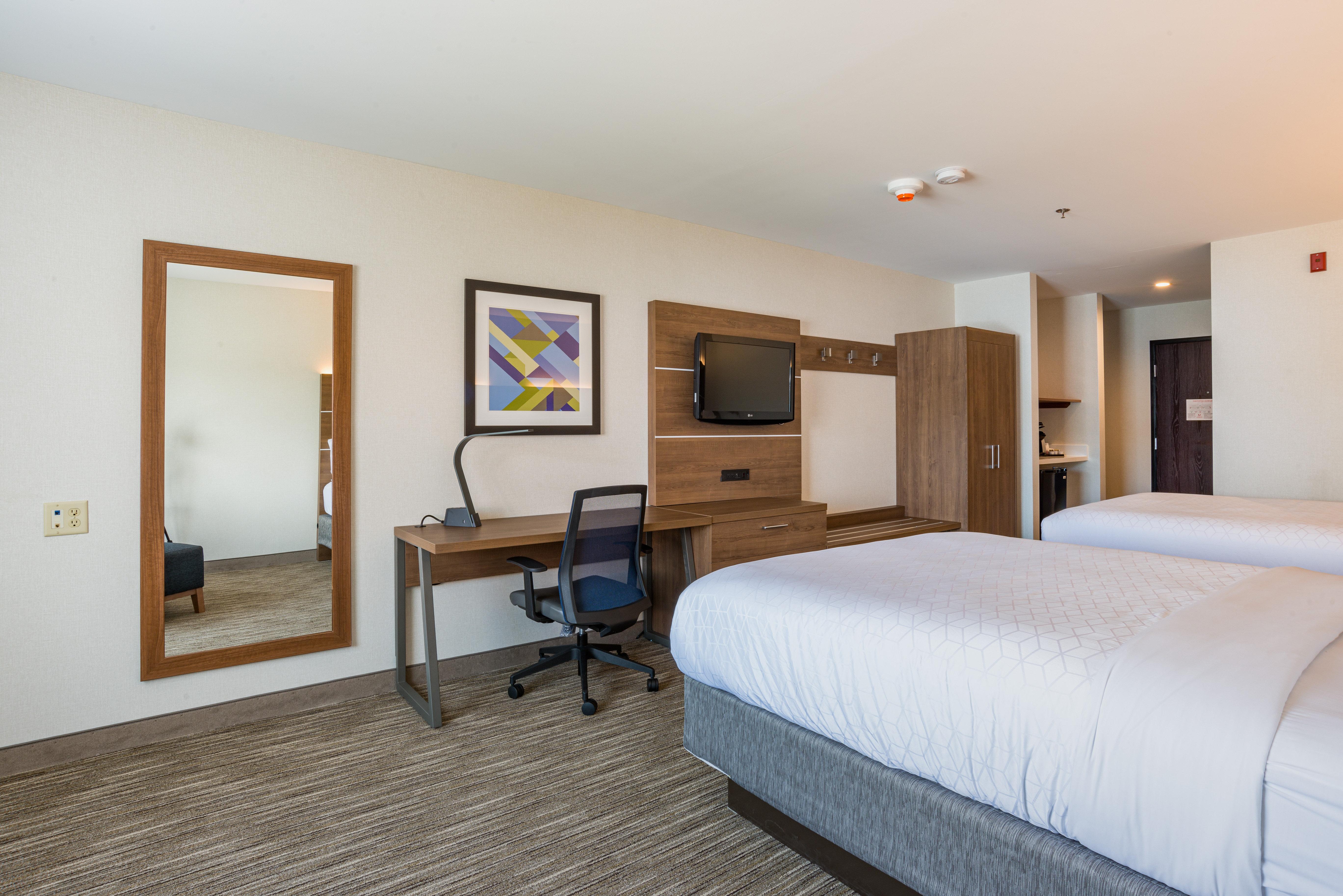 Holiday Inn Express Hotel & Suites Swansea By Ihg Exterior photo