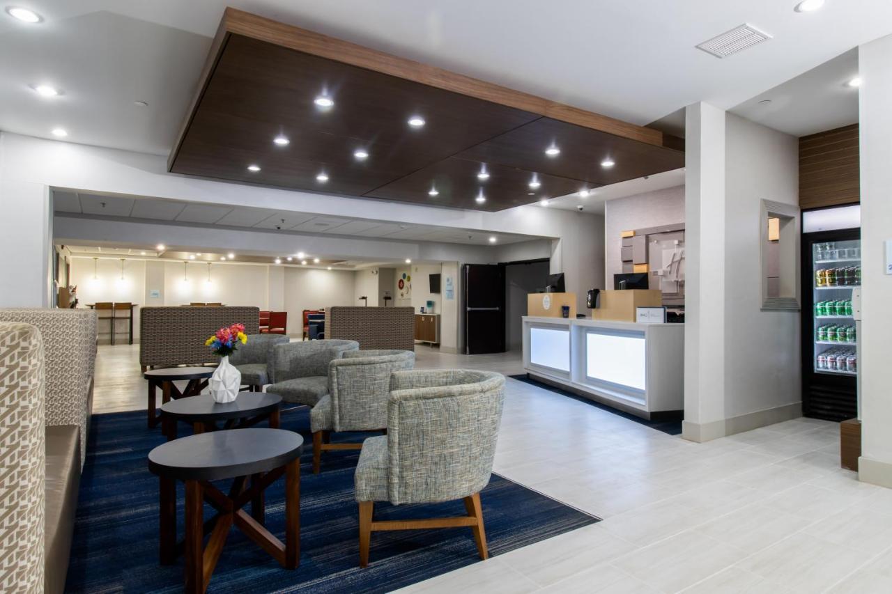 Holiday Inn Express Hotel & Suites Swansea By Ihg Exterior photo