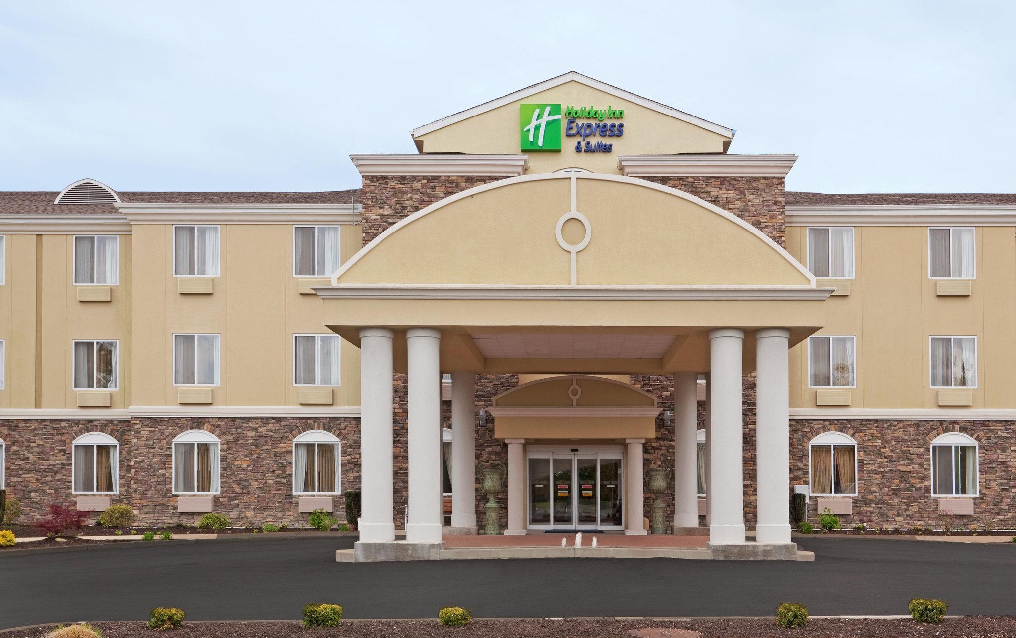 Holiday Inn Express Hotel & Suites Swansea By Ihg Exterior photo