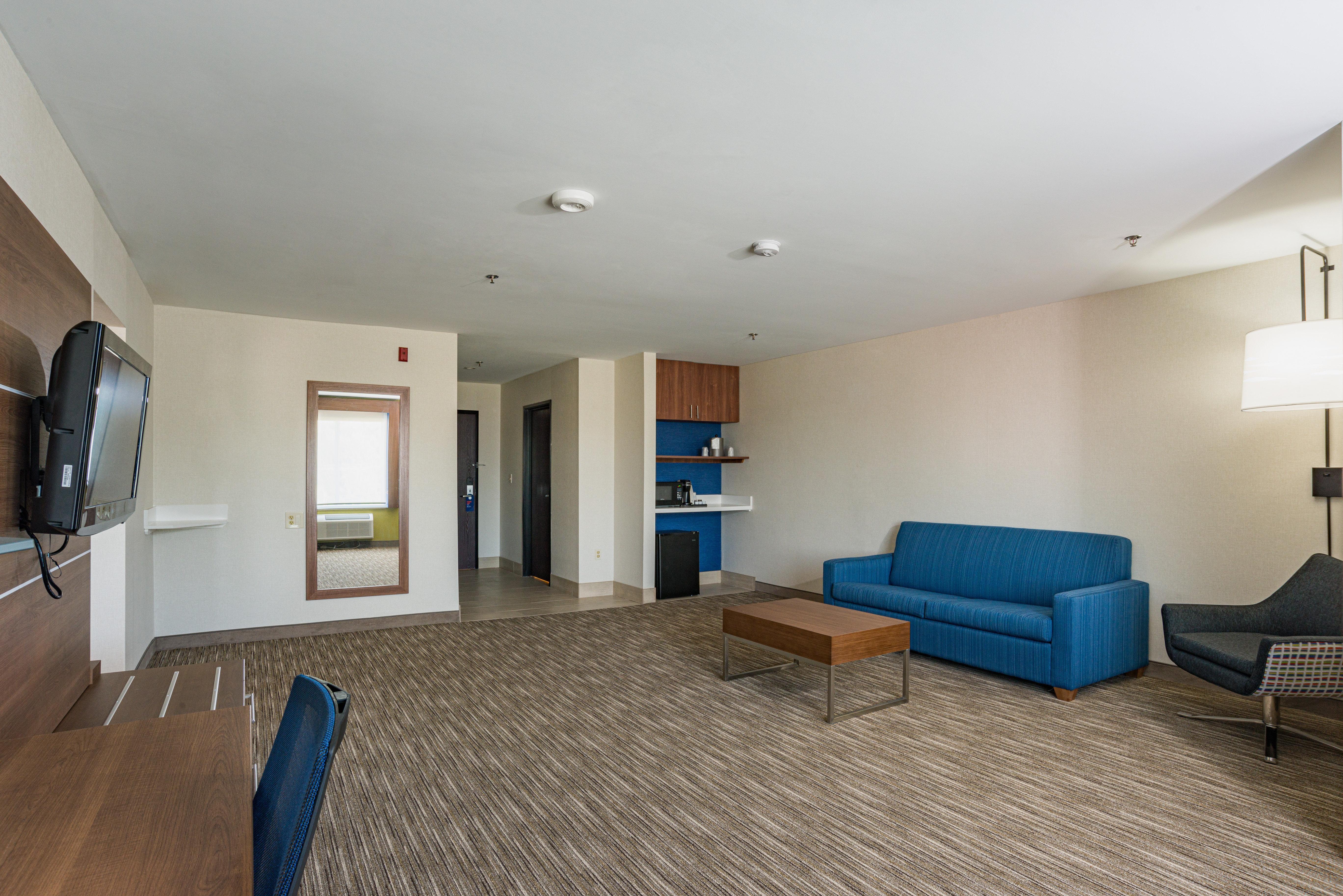 Holiday Inn Express Hotel & Suites Swansea By Ihg Exterior photo
